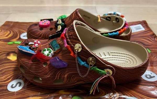 SZA Crocs: Embracing the Eclectic Footwear Trend