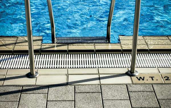 Sustainable Practices by Swimming Pool Contractors in Dubai
